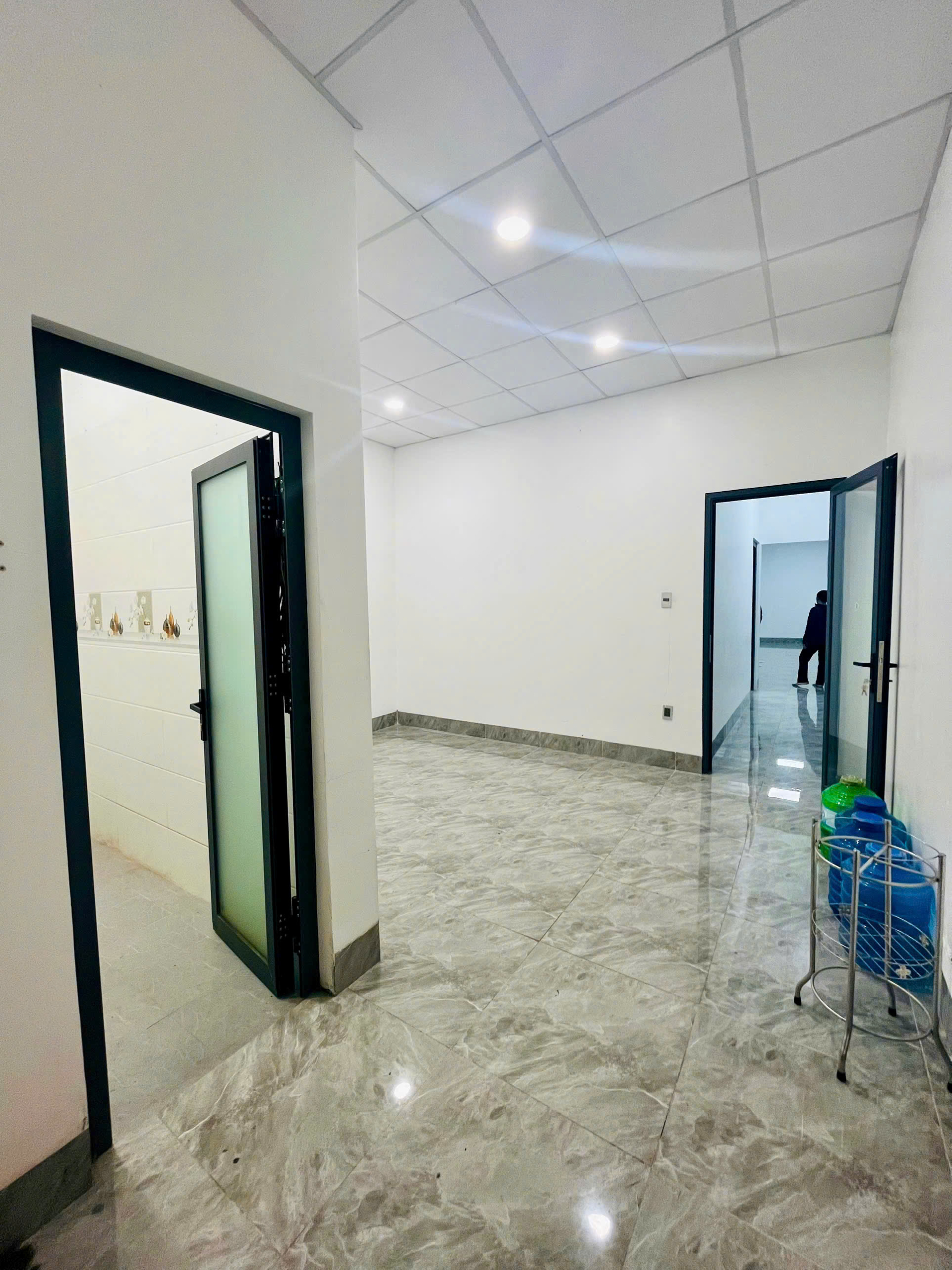 102106844984196496516