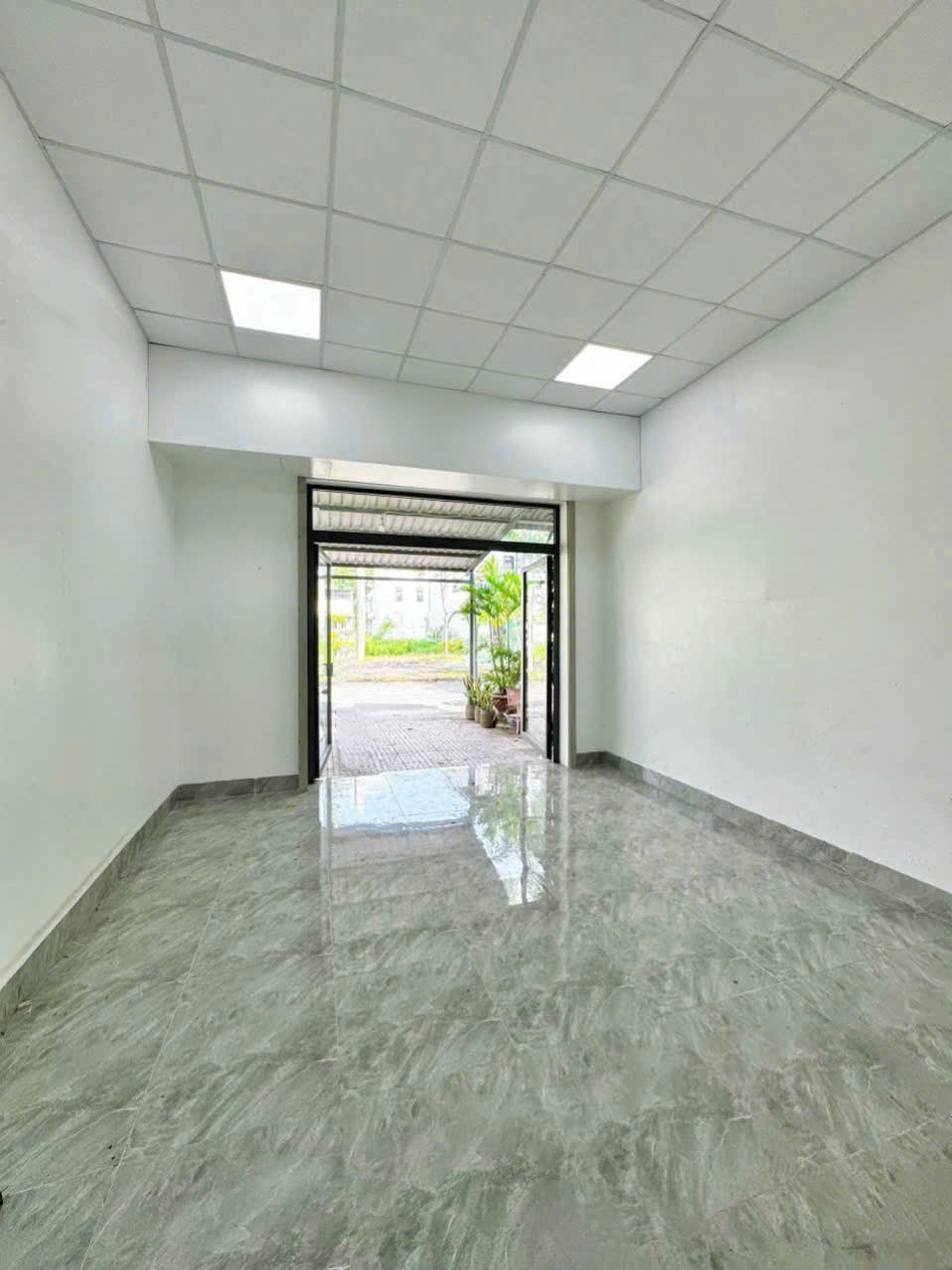 102106844984196496519