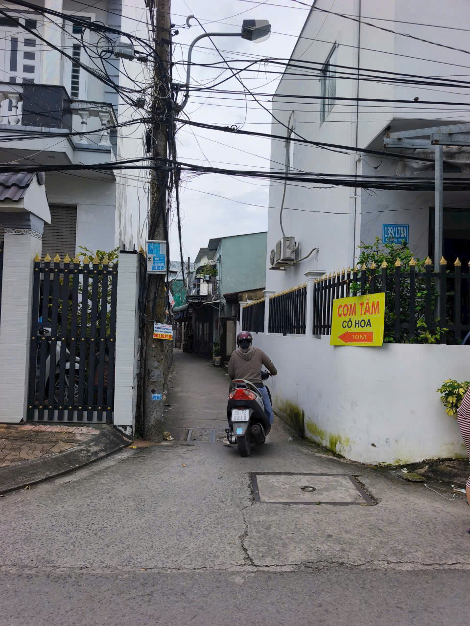 18663775429572997607