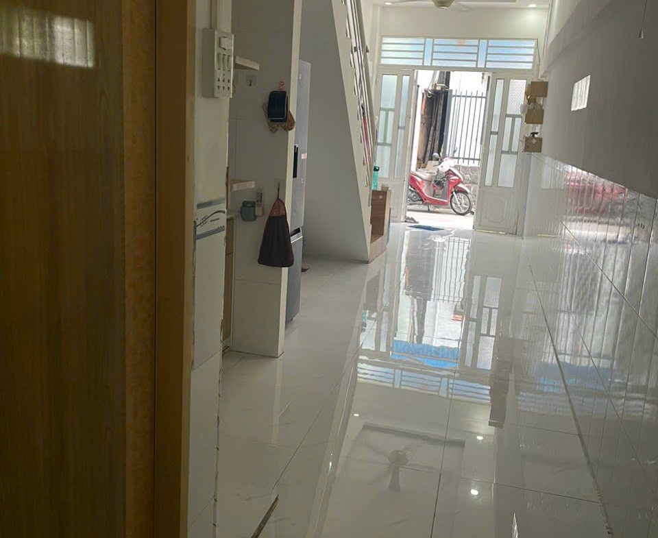 Nhà 5 triệu 2 phòng ngủ mới đẹp cách chợ đêm bến Ninh Kiều 300m