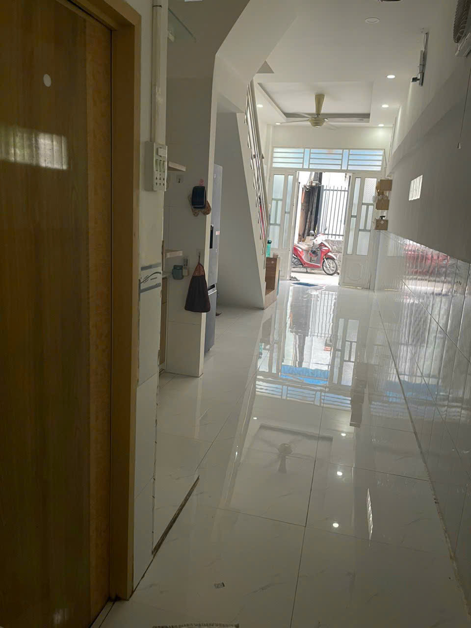 Nhà 5 triệu 2 phòng ngủ mới đẹp cách chợ đêm bến Ninh Kiều 300m