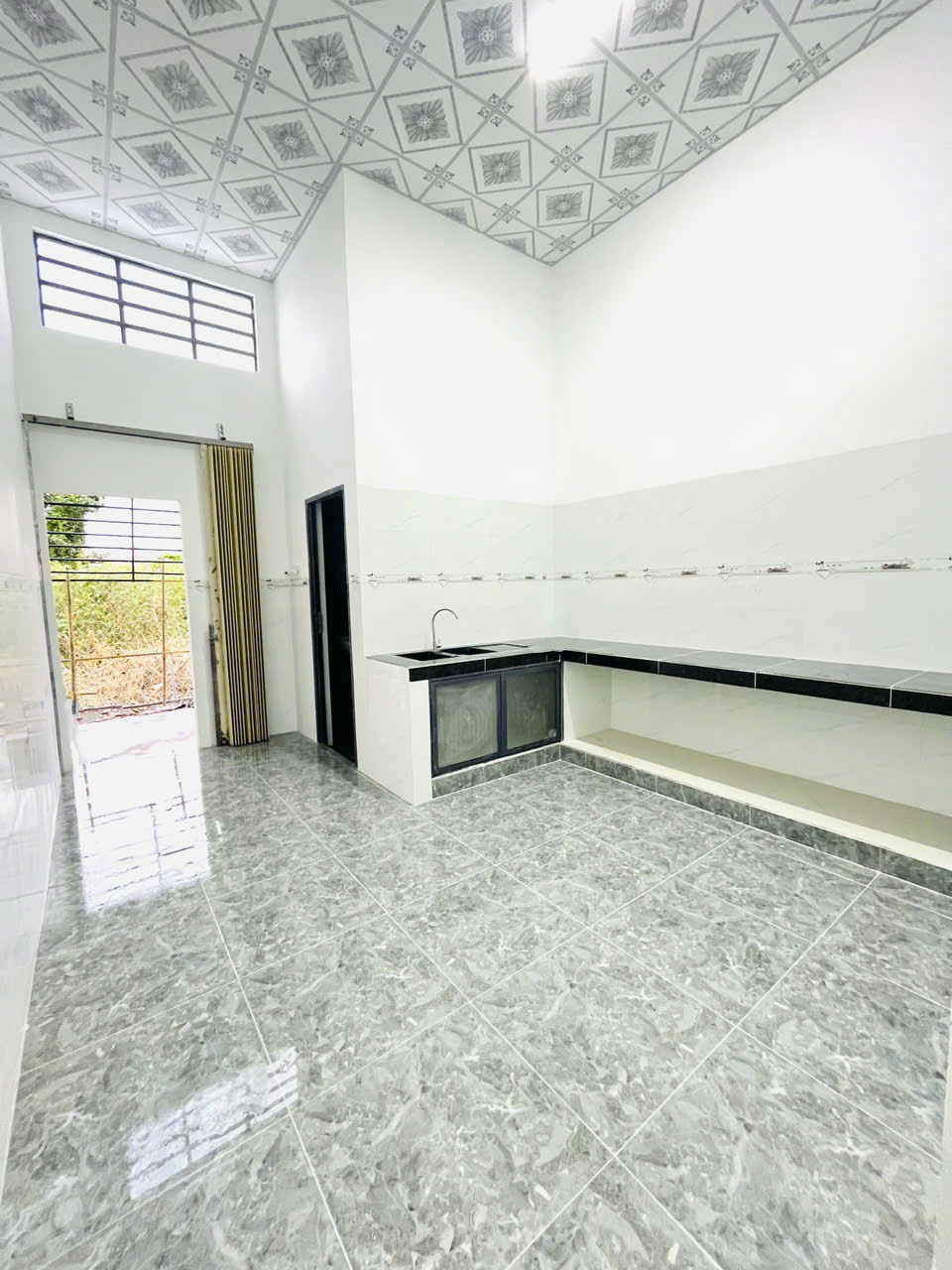 17413805053813187424