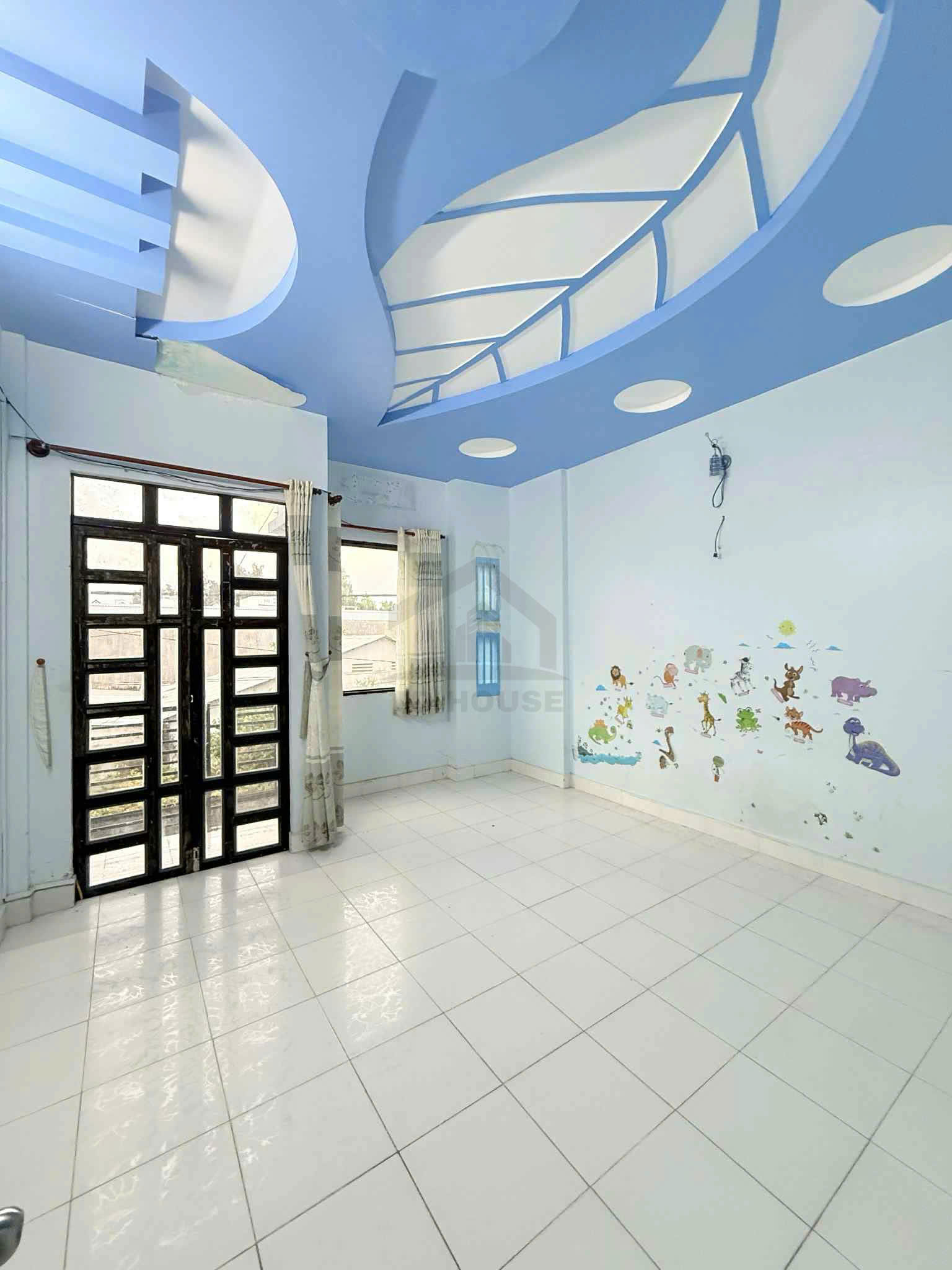 235341965445733325418