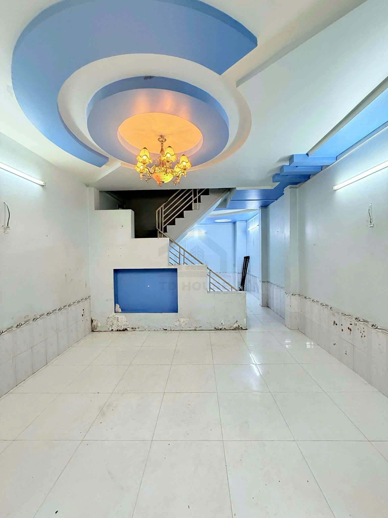 23534196544573332549