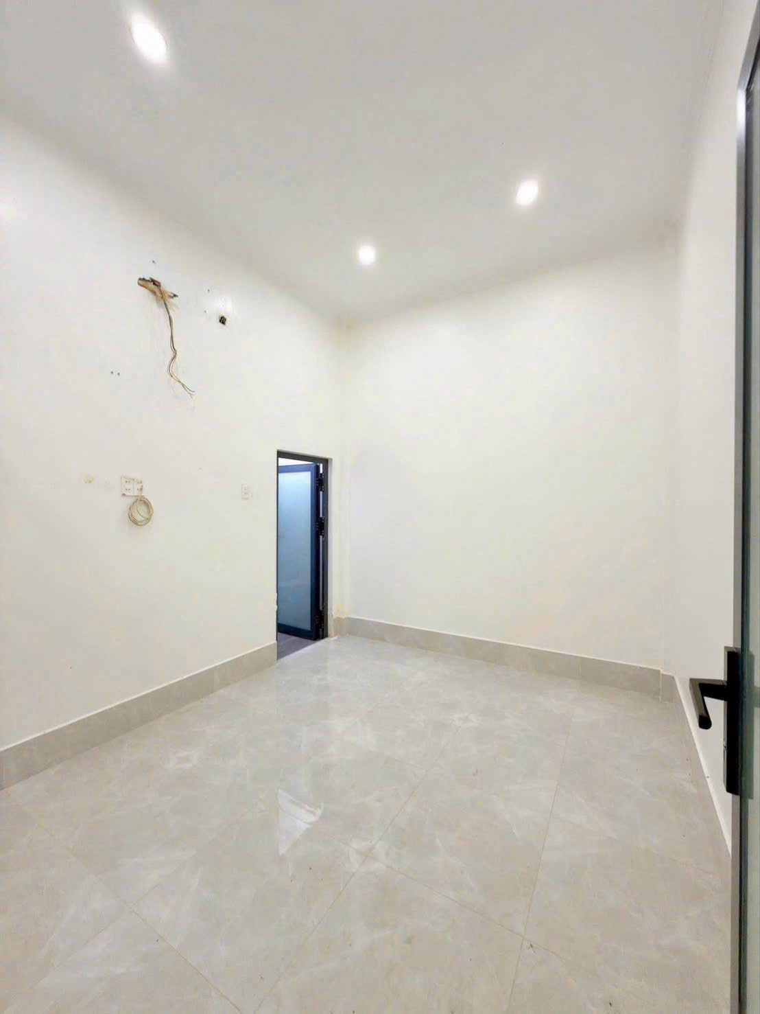 297258598390275279779