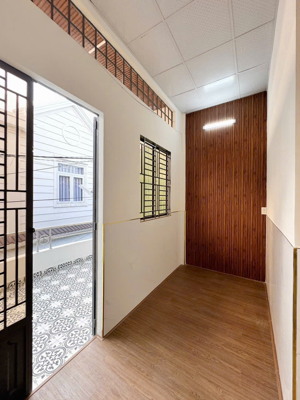 303997360639104181911