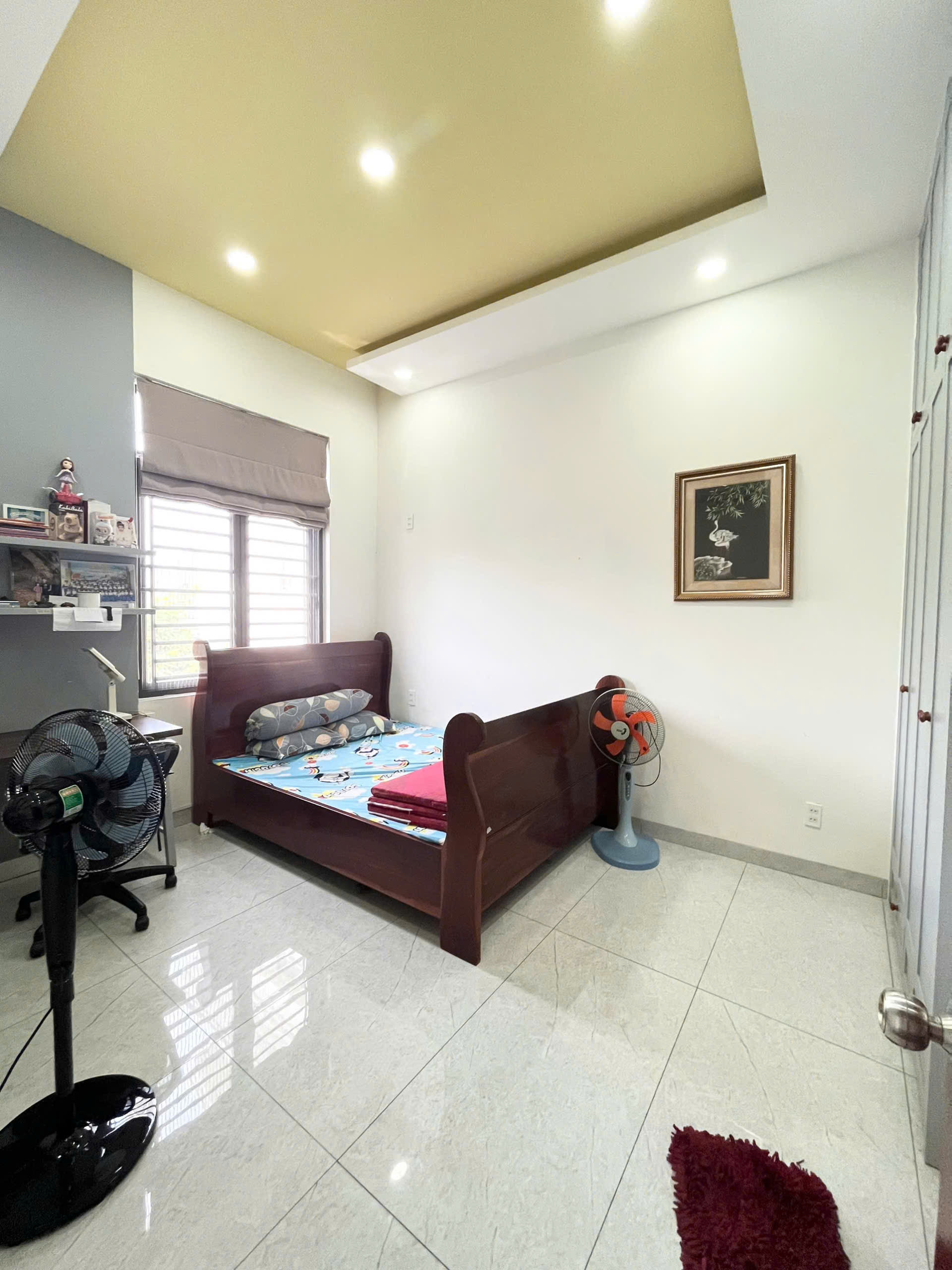 328046941912120202711