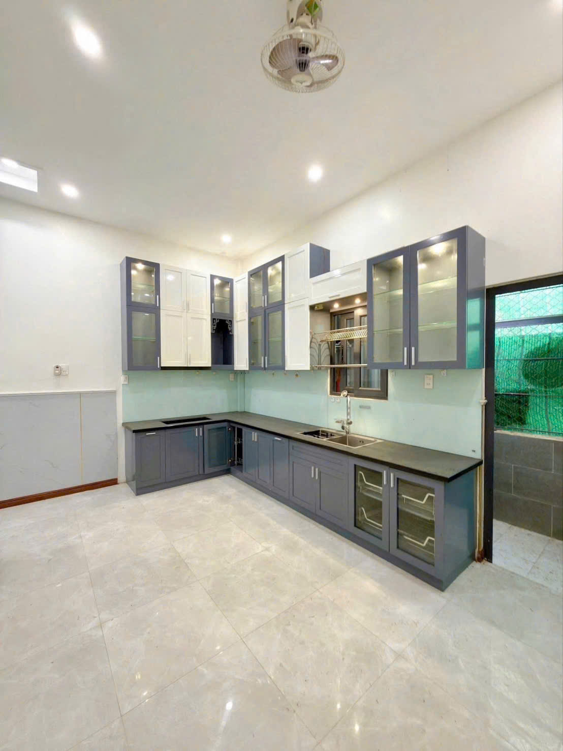 362401749058967284976