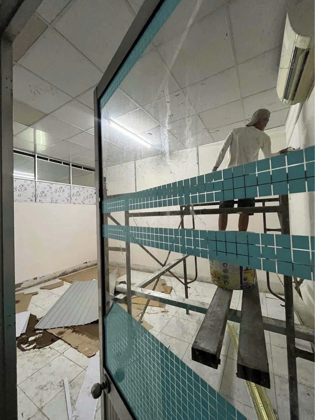 381678210773889502081