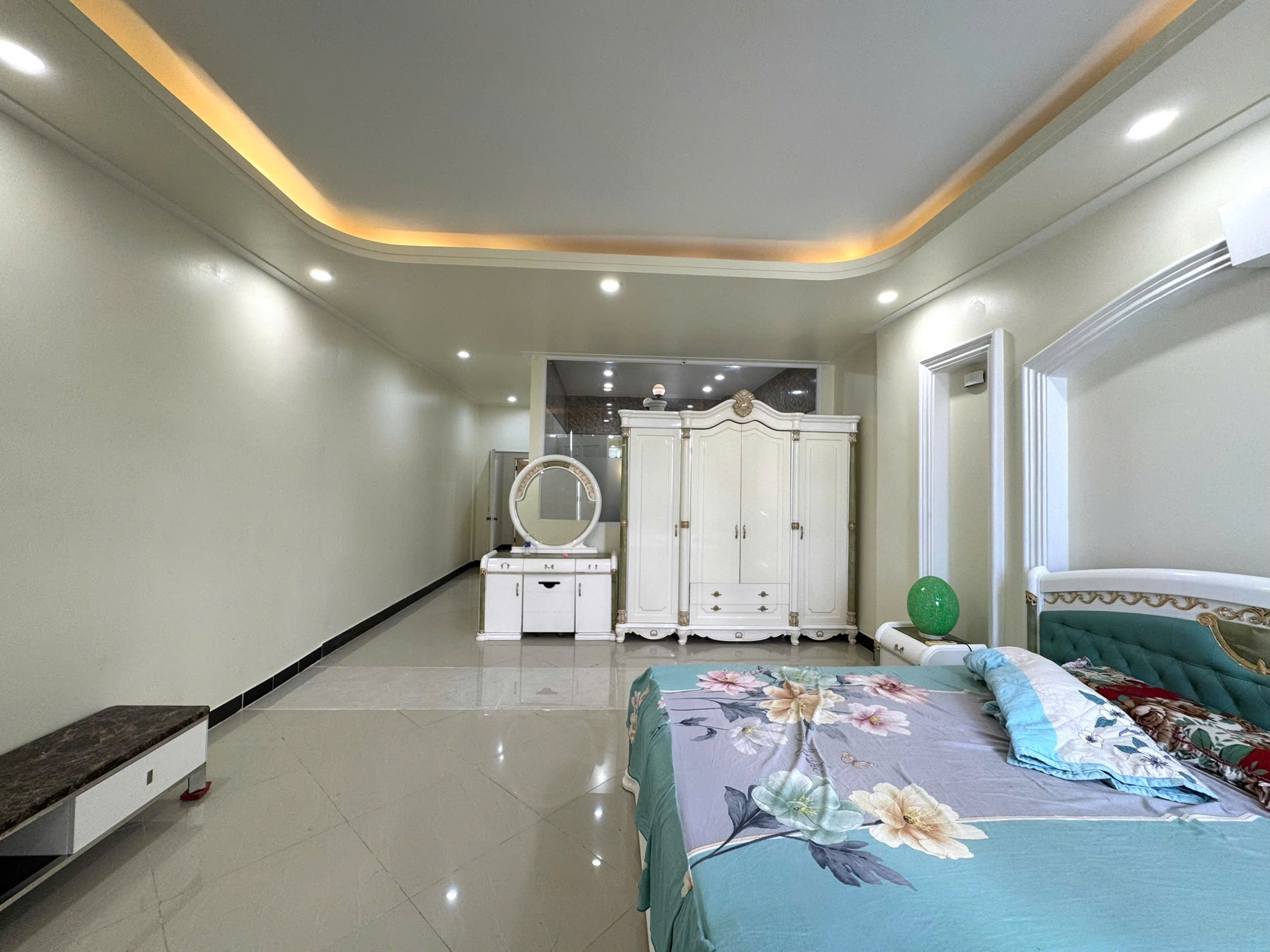 408499613325344716556