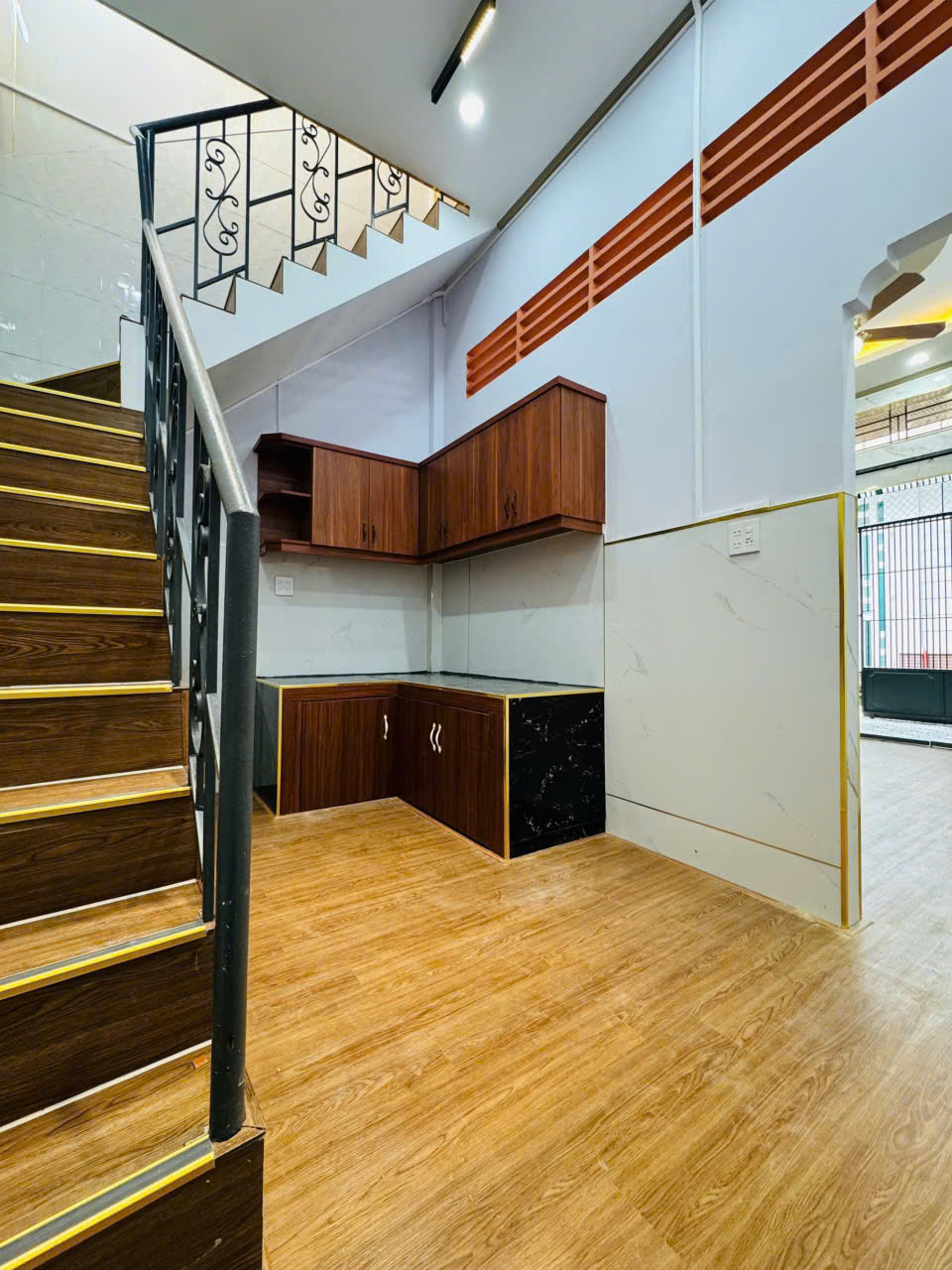 42151817592198248329