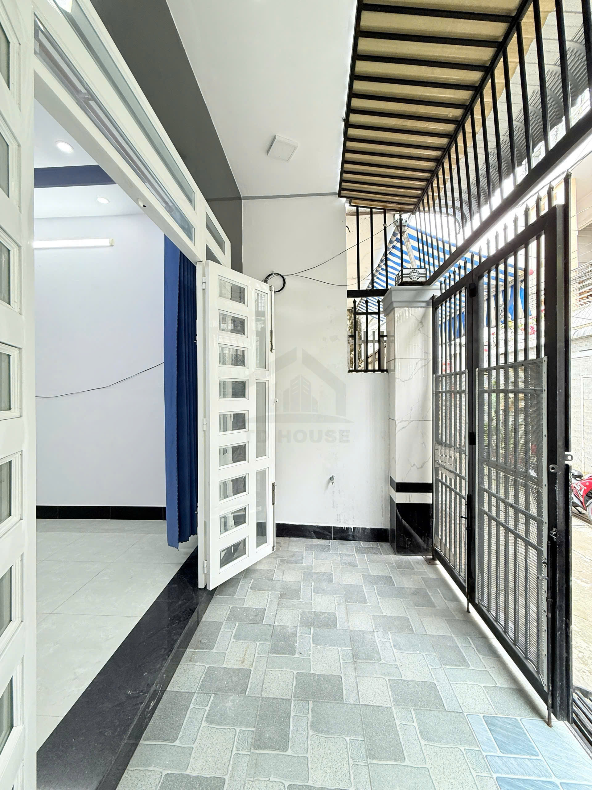 69d768226c49e017b95873