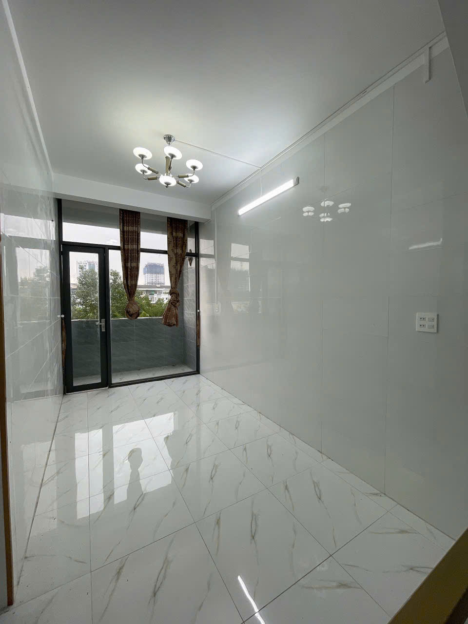 99639516608579431753