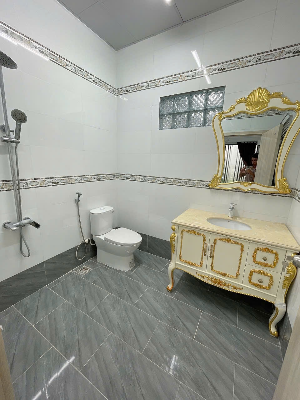 99639516608579431759