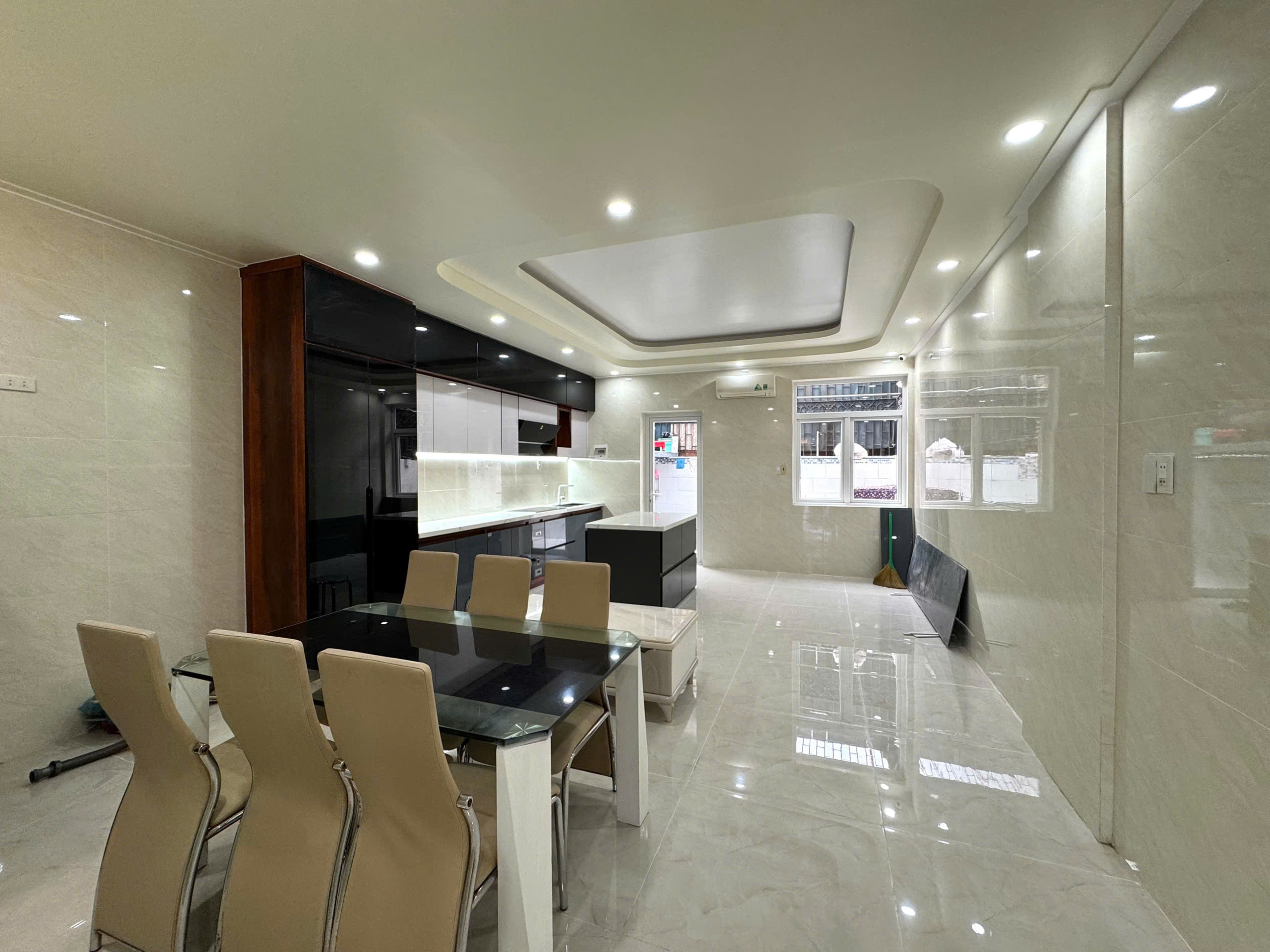 d68513e6e5ed69b330fc52