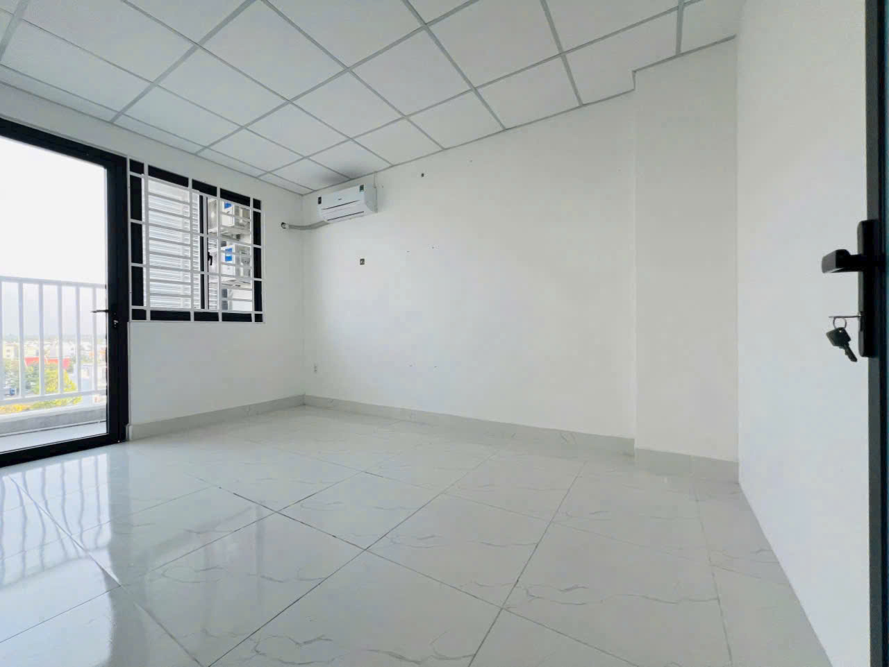 f1249d979be117bf4ef048